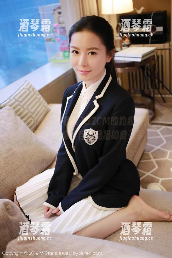 模范学院 - 李雅柔182CM的豹纹美图，搭配一只觉得自己是猫的段子手