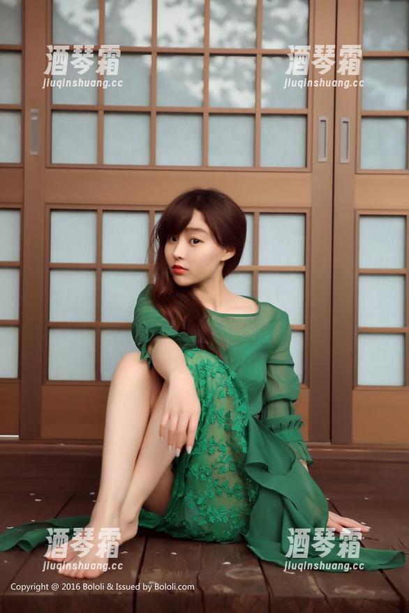 波萝社-夏美酱 波萝社 - 夏美酱的奶牛模特–快来冲下载吧,网盘等你来挑!