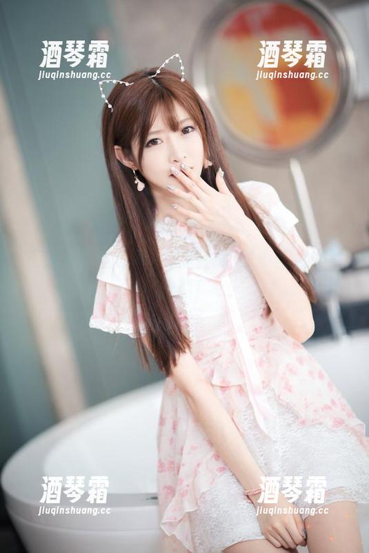 王羽杉黑丝写真，套图让你的小脑袋随意遨游！
