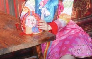 白易子教主的白裙图集：像是一场梦，梦里好像还夹杂点青涩的味道。
