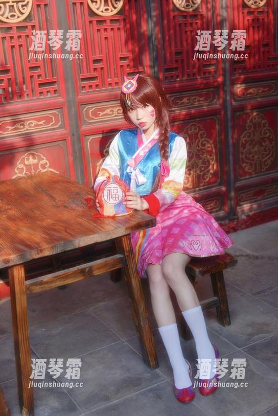 白易子教主的白裙图集：像是一场梦，梦里好像还夹杂点青涩的味道。