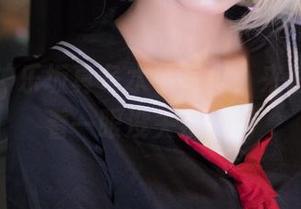 免费的神乐坂真冬水手写真，来吧，偷偷看一眼没关系的！