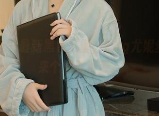 秀人网 – 最新黑色风情，Egg尤妮丝又带来个爆款资源。