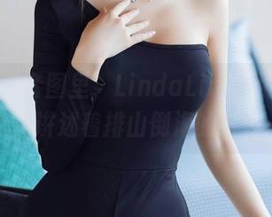 秀人网 – 套图里，LindaLinda用无圣光丝袜讲述着排山倒海的个性。