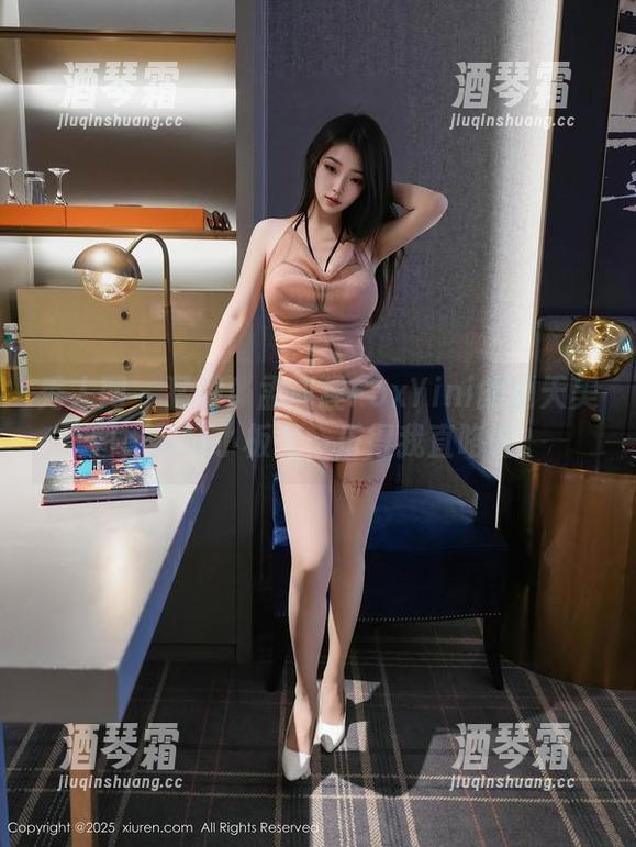 秀人网-孟狐狸FoxYini 秀人网 - 猛戳!孟狐狸FoxYini的夏天美图,搬好小板凳,乐得我直咯咯。