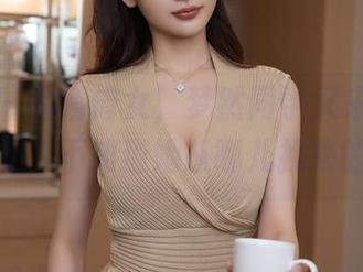 秀人网 – 高清修女，梦然同学又来带我们开眼界了，不知道她从哪儿找来的道具？