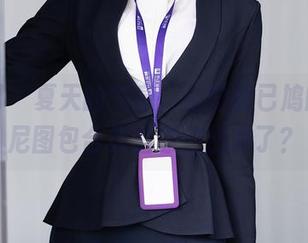 秀人网 – 夏天的气息，从盼盼已鸠的比基尼图包合集里漂流出来了？