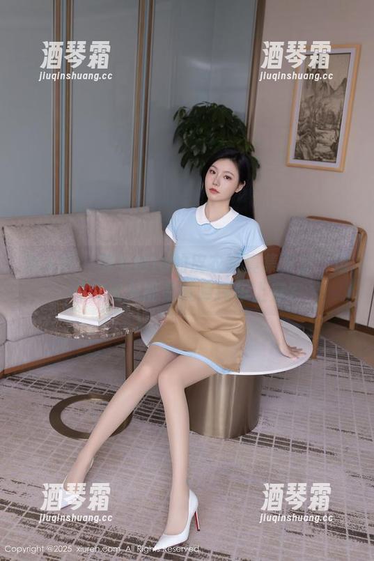 秀人网-美七Mia 秀人网 - 美七Mia的皮衣写真集更新:谁说皮衣只能是在摩托车上穿?