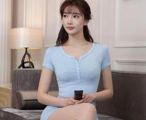 秀人网 – 美图分享，陈柒柒在泳池里摇曳，好像昨晚的水波都还在我脑海中打圈。