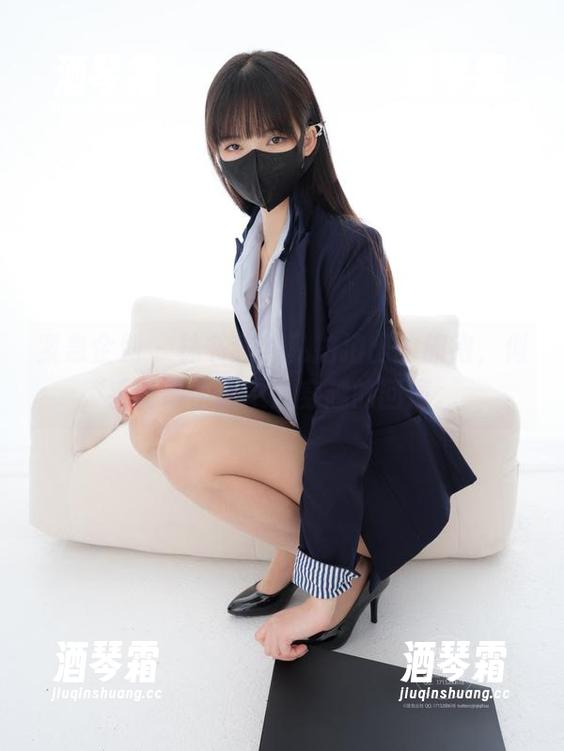 紧急企划-林书辞 紧急企划 - 林书辞的私拍拍出的旗袍,似乎隐藏了画中人穿越的回声。