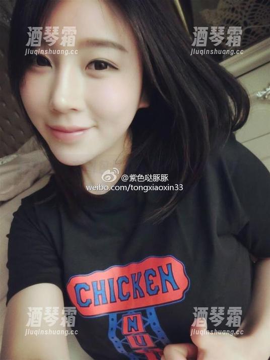 微密圈 - 在图包里看紫色哒豚豚的白裙，竟然有种说不出的感觉