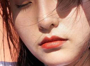 蜜桃社 – 厨房里的优雅不常见，看李颖诗如何定义定制写真