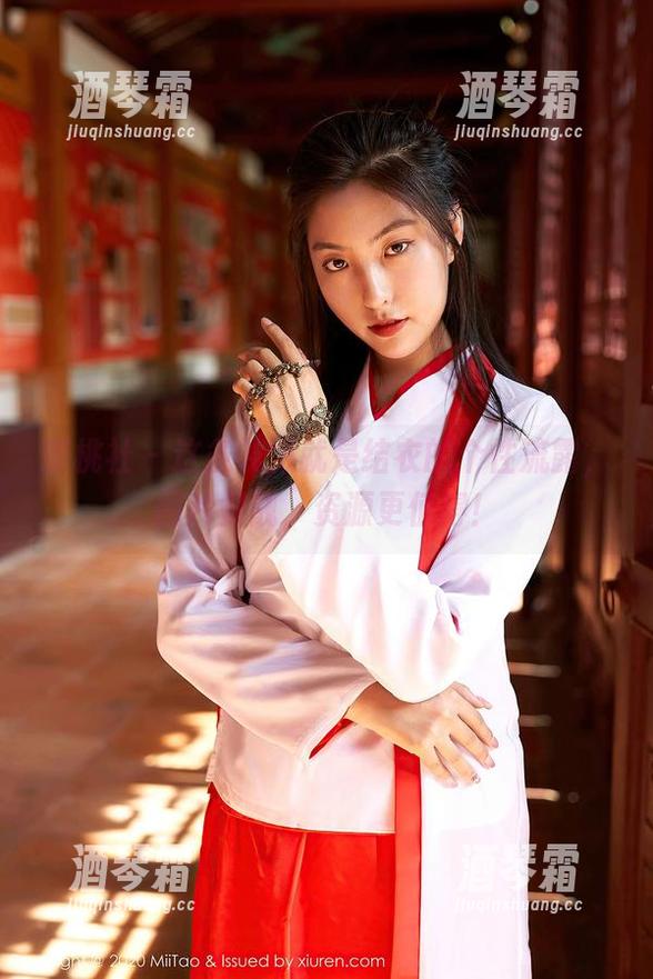 蜜桃社-结衣 蜜桃社 - 这条礼服就是结衣的个性流露,图片很靓,资源更值得!