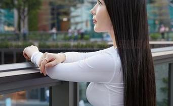 蜜桃社 – 私拍一瞬：看美绪的JK套图，来的时候就留点悬念呐！