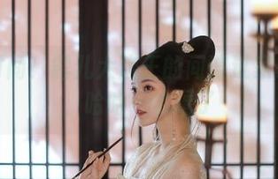 私拍时间！露儿大魔王的间谍过家家图集，哈哈…太逗了