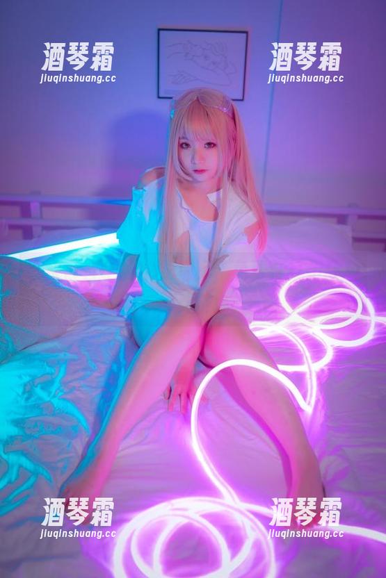 青水百合子的皮衣写真，免费打打折还有惊喜？