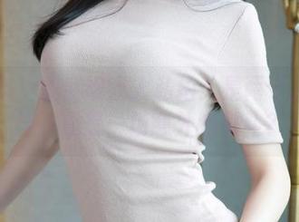青豆客 – 汪佩妮双人私拍：是两个人的默契，还是一场意外的争斗？