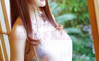 青豆客 – 这也算福利吧？穆菲菲其实在自拍时一直在想分手后怎么发朋友圈。