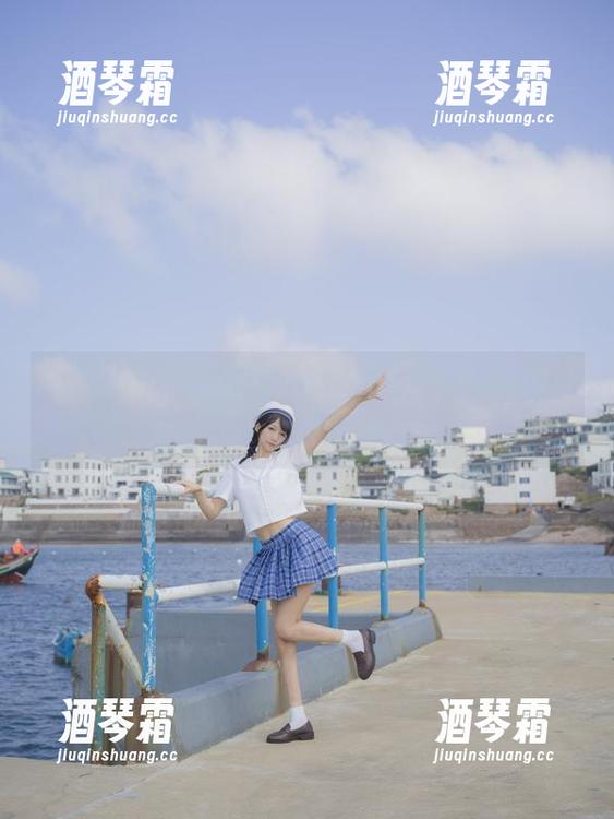 魔物喵nigisa 魔物喵nigisa最新泳装cos,不知为何让我想起了夏天的冰淇淋!