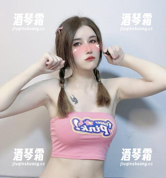 鹿八岁baby二次元cos合集，谁还敢说夏天不热？