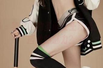 微密圈 – 黎允熙的圣诞女王精选：谁能抵挡她的魅力？